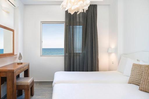 Tropicana Beach Resort Stalós Buitenkant foto