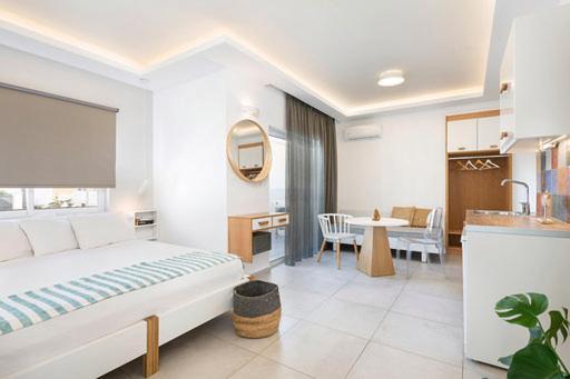 Tropicana Beach Resort Stalós Buitenkant foto